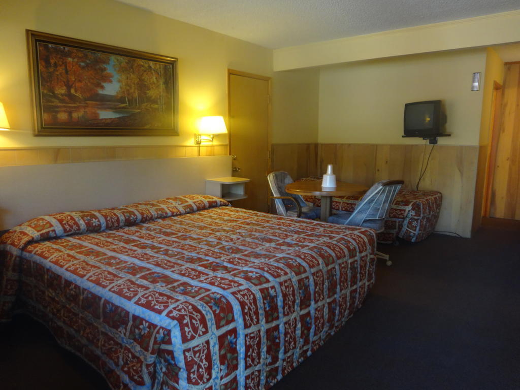 Boulder Lodge June Lake Phòng bức ảnh